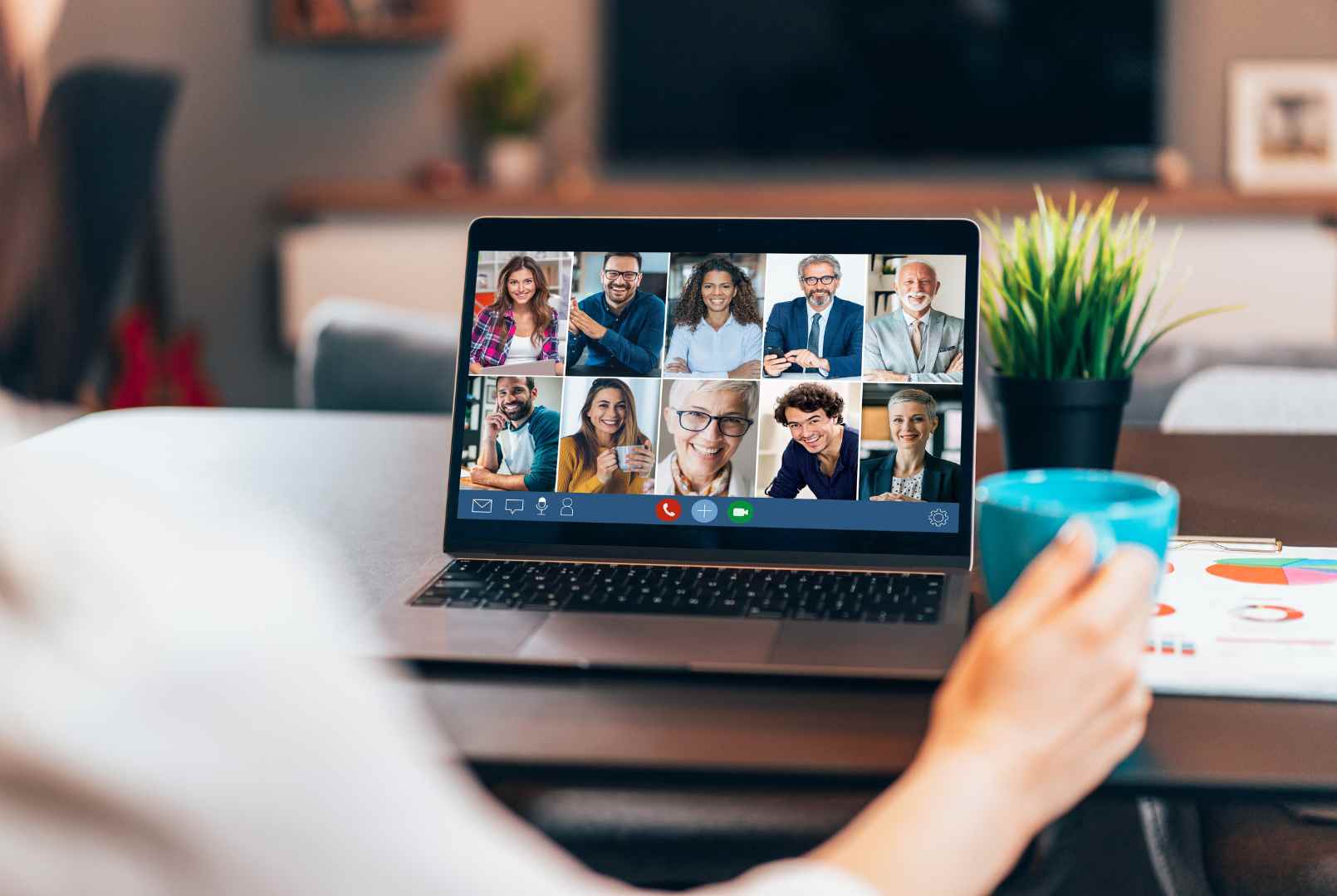 Google quiere solucionar el ruido en las videollamadas - artículo de GuruSoft