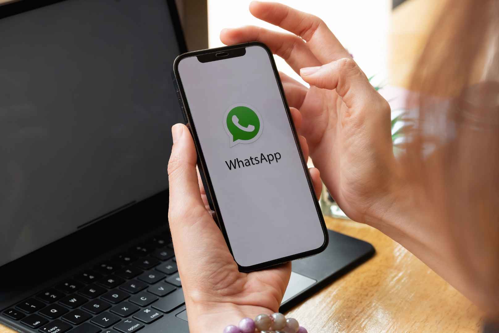 WhatsApp introduce reacciones a los mensajes - artículo de GuruSoft