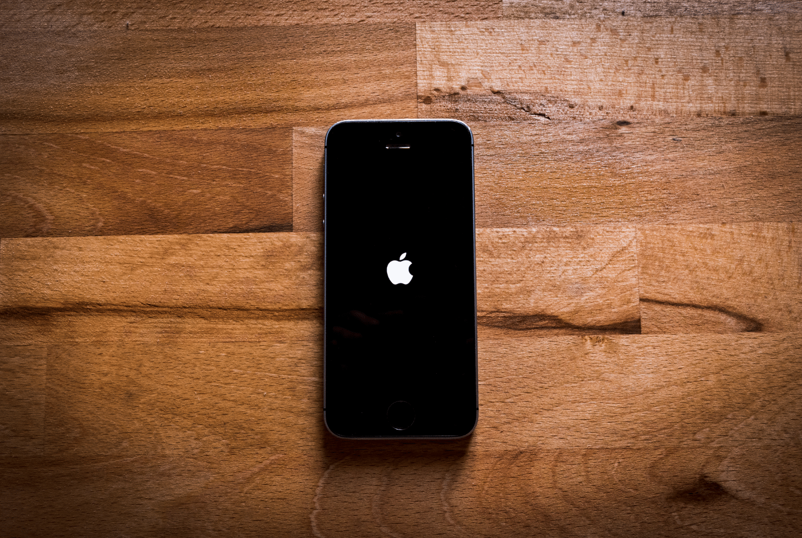 Apple y un nuevo hito: primera compañía en alcanzar un valor de mercado de 3 billones de dólares - artículo de GuruSoft