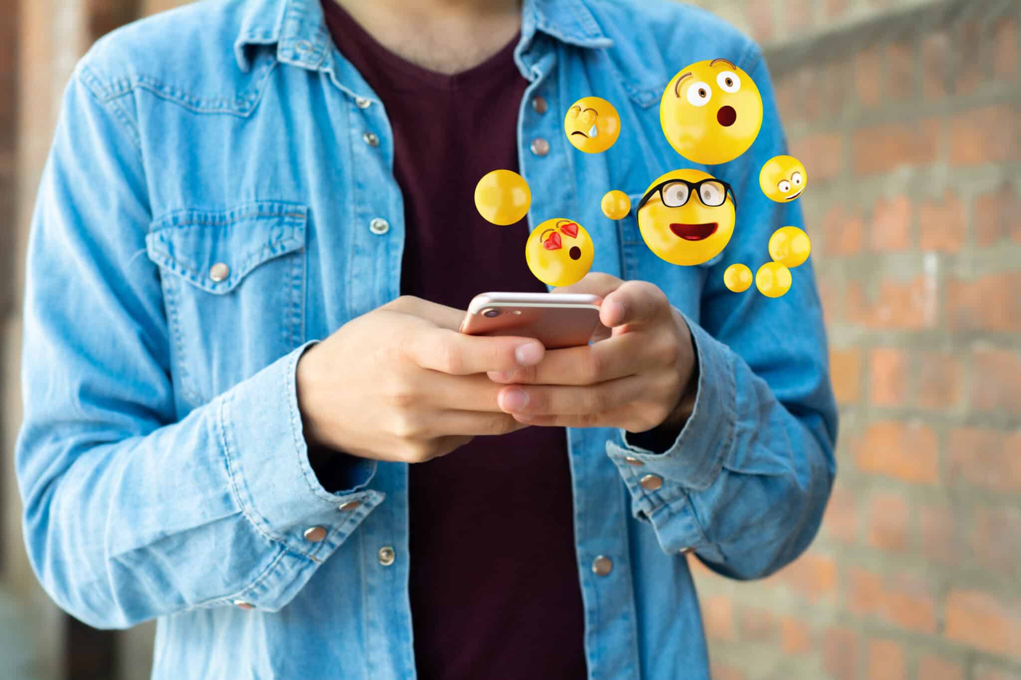 WhatsApp: ahora podrás reaccionar a los mensajes con cualquier emoji