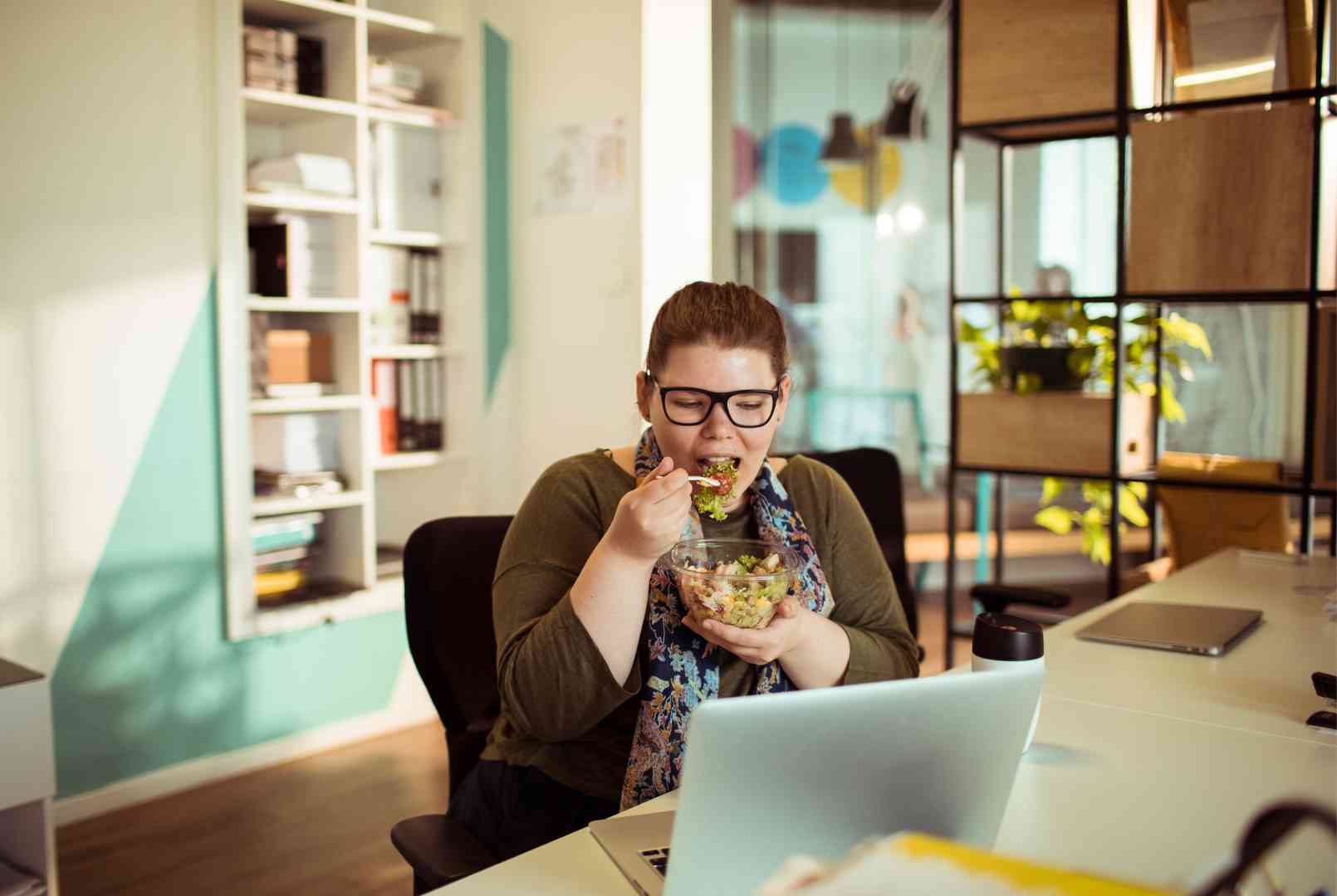Consejos para llevar una buena nutrición en el trabajo - artículo de GuruSoft