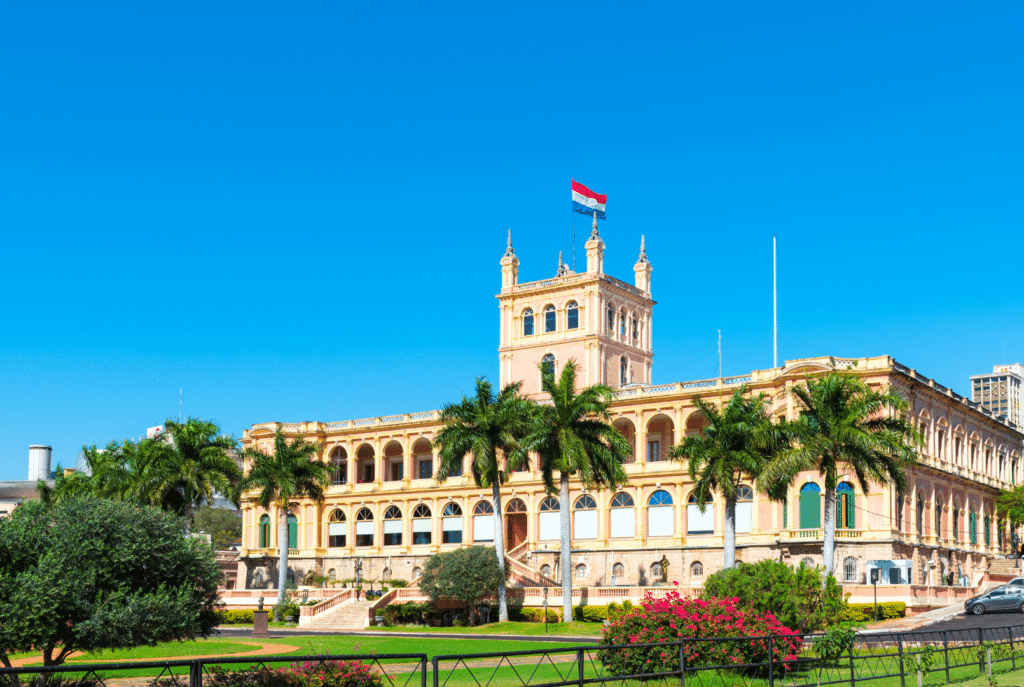 Paraguay: impacto de la Facturación Electrónica en el ahorro empresarial - artículo de GuruSoft