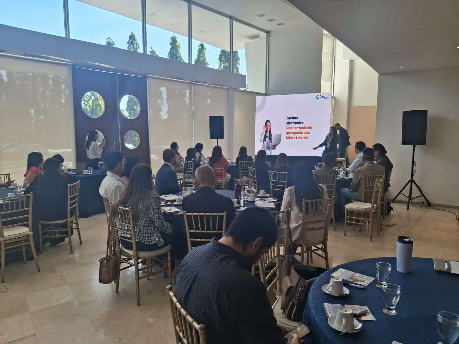 Impulsa tu Pyme 2025 en El Salvador: la tecnología como protagonista del crecimiento - artículo de GuruSoft